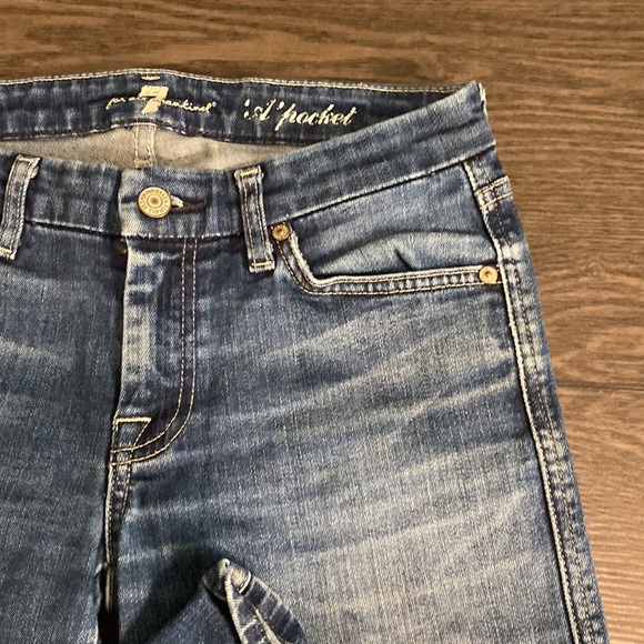 7 for all mankind boot cut flare jeans. Size 27. Medium wash. Faded front. - Picture 4 of 16